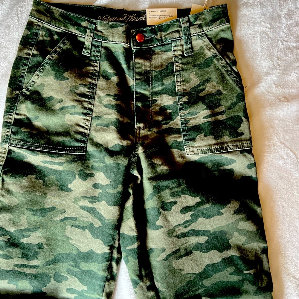Camo Jeans NWT and SUPER CUTE FIT AND DESIGN 💕